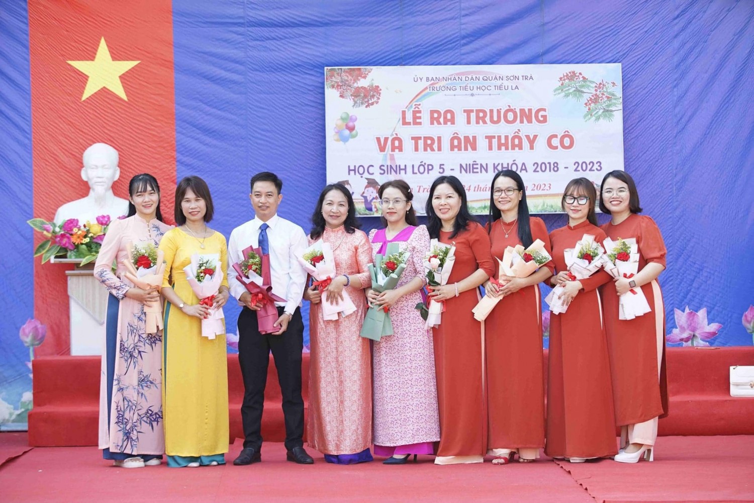 Trường Tiểu học Tiểu La tổ chức Hội nghị sơ kết năm học 2022-2023